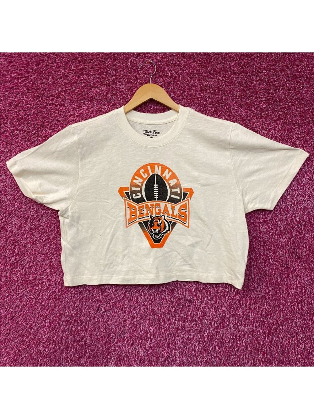 Junk Food Clothing Women's Cincinnati Bengals Mock Neck Crop Tee XL
